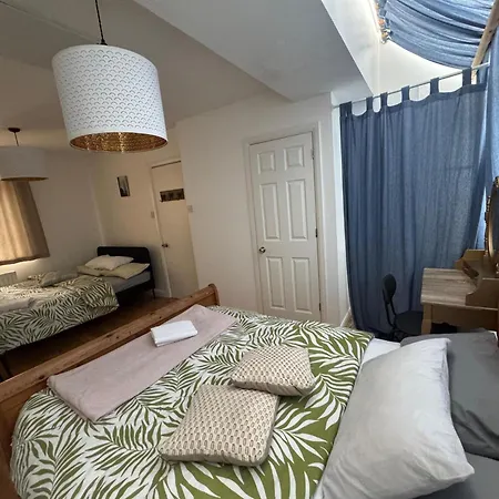 Cozy Rooms Near Central London-2